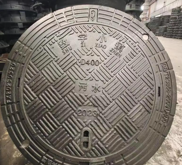 望城球墨铸铁防沉降井盖展示
